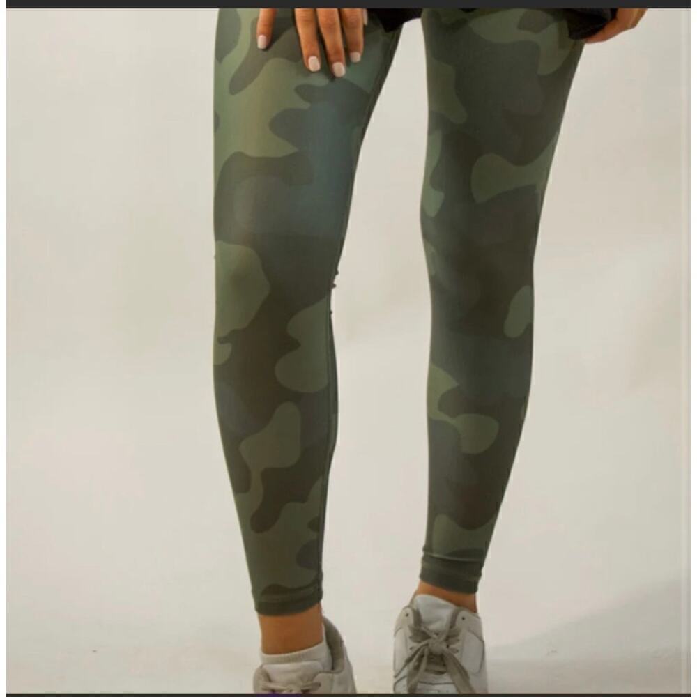 NWT Mudpie Ziggy Leggings in Green Camo Size XS